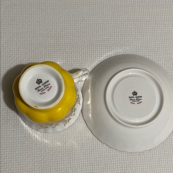 Royal Albert Bone China Yellow Teacup and Saucer with Gold Accents - Picture 8 of 10